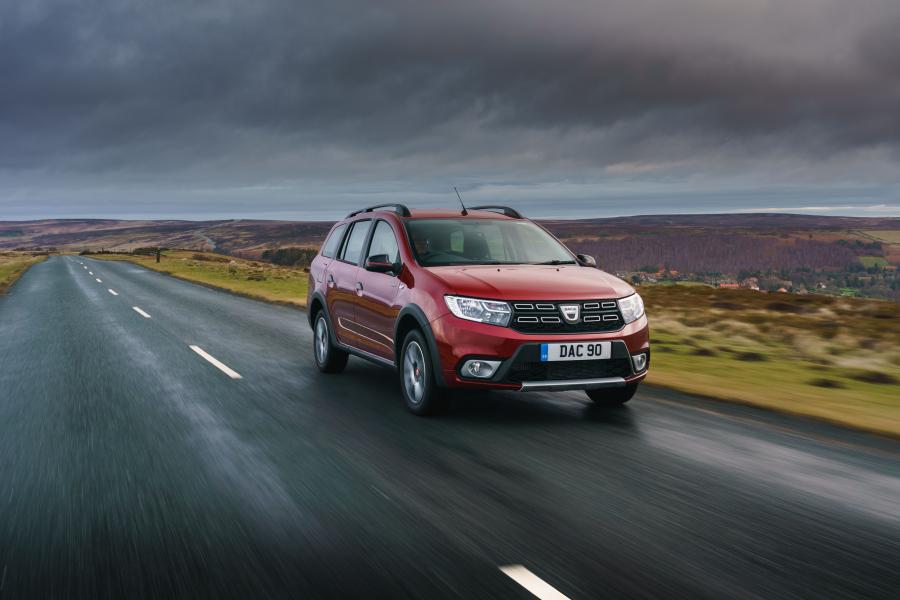  Dacia Logan MCV Stepway Techroad 2019 года  (UK) (фото 17 из 34)